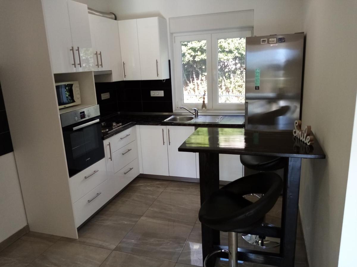 Apartment Nino Gradac (Split-Dalmatia) Exterior foto